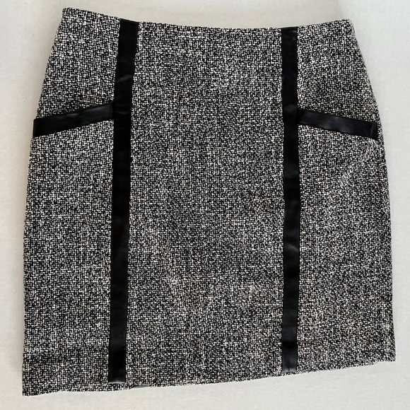 Banana Republic Piped Tweed Skirt - Picture 4 of 6
